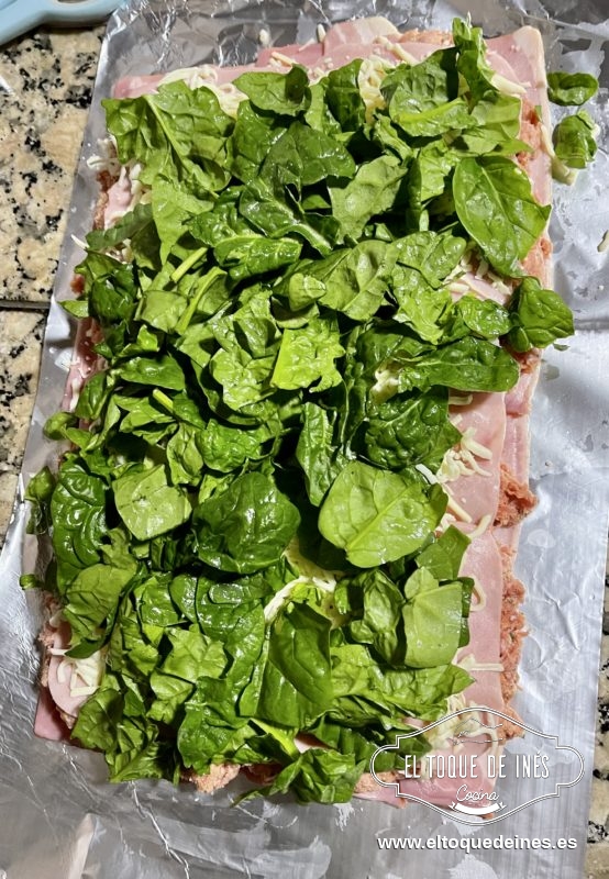 Finalizamos con las espinacas , la cantidad es más o menos dependiendo de vuestro gusto.